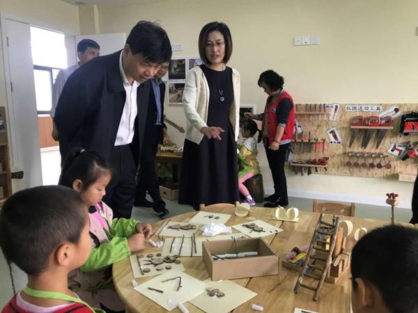 E:\虞芬个人\其他工作\个人\惠山教育\2018年信息\10.25李书记调研\IMG_5941.JPG