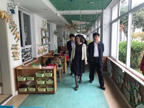 E:\虞芬个人\其他工作\个人\惠山教育\2018年信息\10.25李书记调研\IMG_5934.JPG