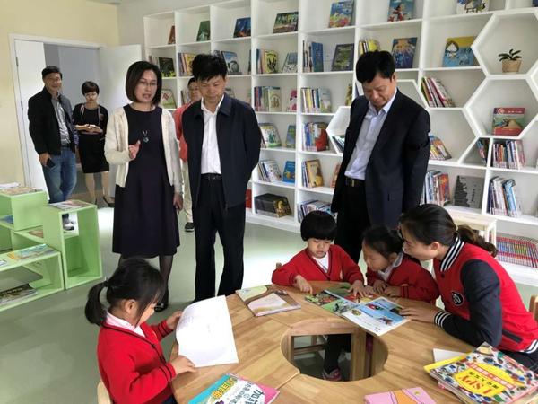 E:\虞芬个人\其他工作\个人\惠山教育\2018年信息\10.25李书记调研\IMG_4692.JPG